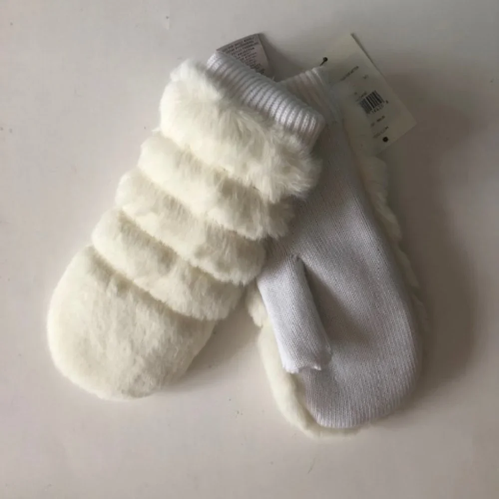 UGG Faux Fur Mittens. NWT. Size: Small/Medium